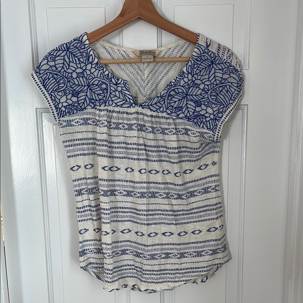 Lucky Brand Smocked Blue and White Cap Sleeve Blouse